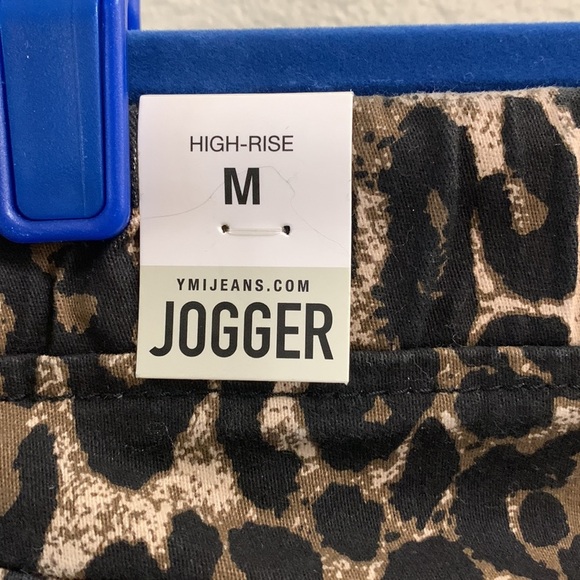 YMI Jeans Distressed Leopard Print Medium Jogger Jean High Rise Pockets New - Picture 6 of 14